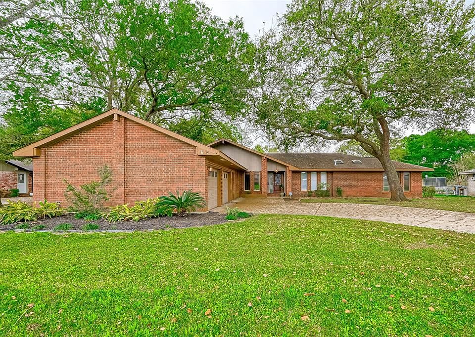 1st image of 120 Aster Ln