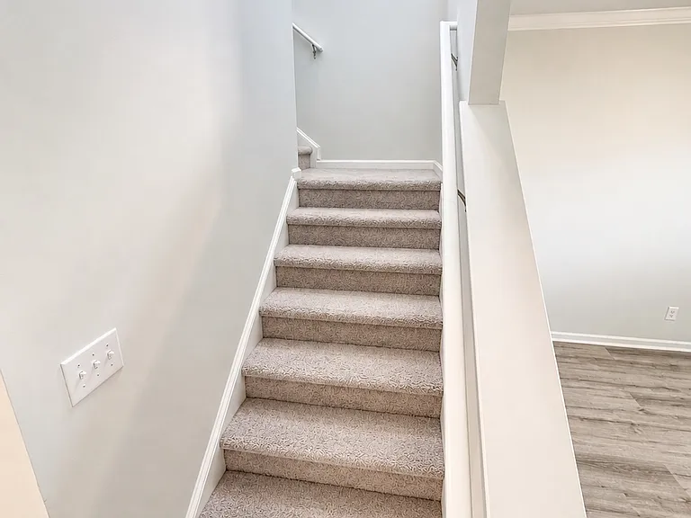 108 Horncastle Ct — Photo 17