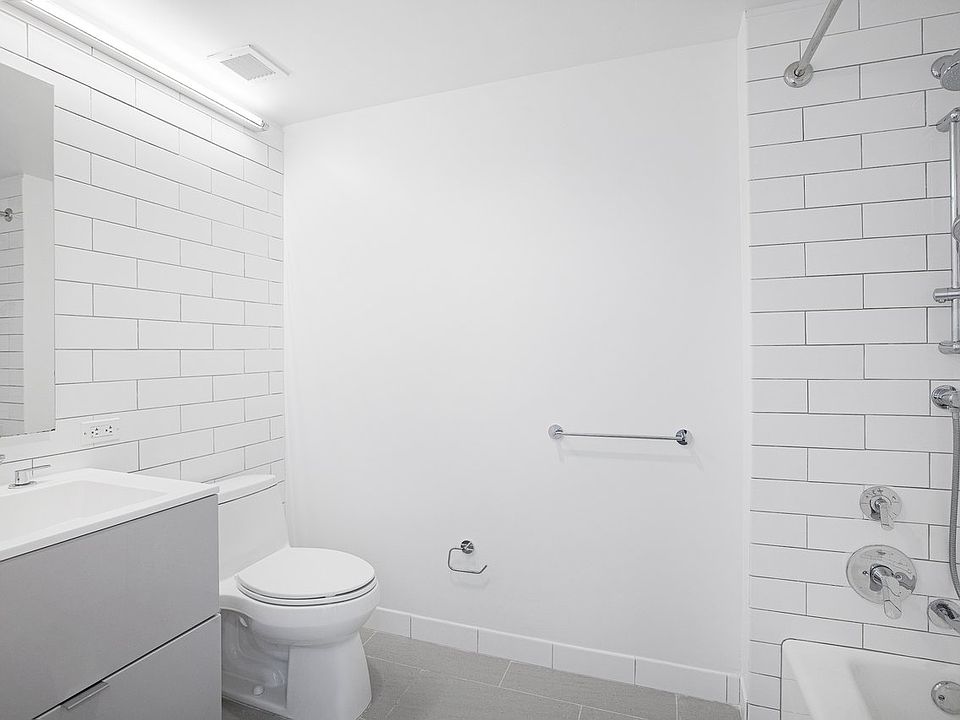 1st image of 400 W 113th St APT 914