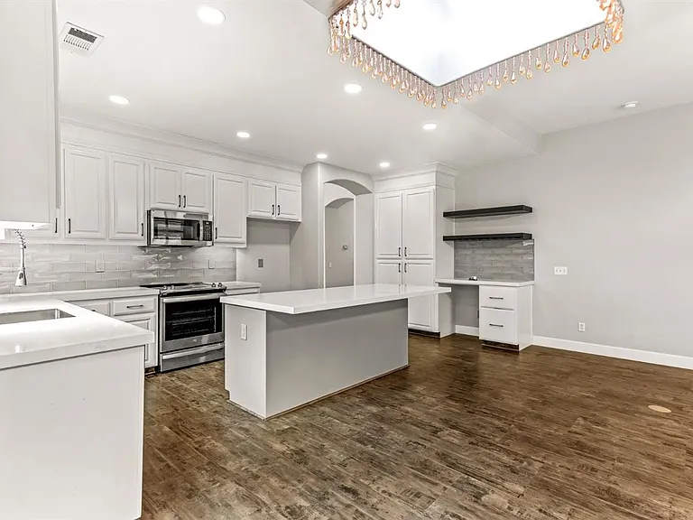 2921 Garzellis Way — Photo 9