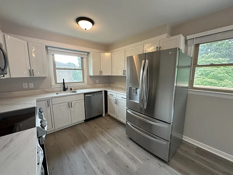 592 Arlington Rd — Photo 5
