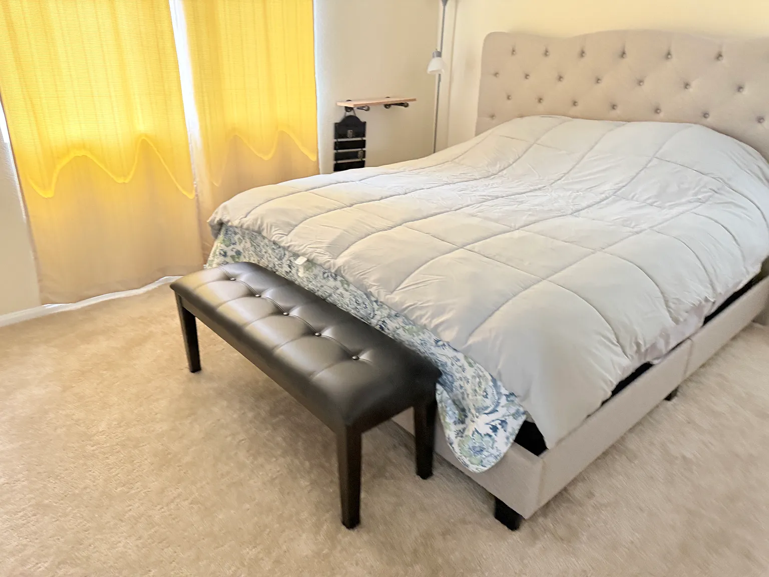 6 bed, 2129 sqft, $2,500 — Photo 2