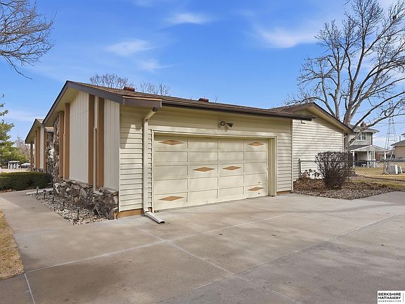 2nd image of 5015 N 103rd St