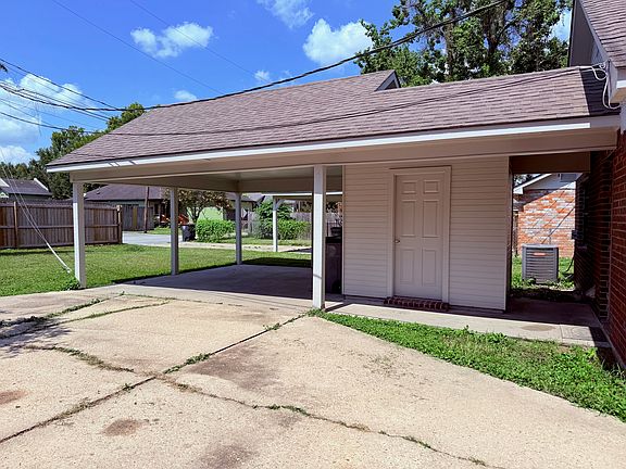 Rear parking and storage