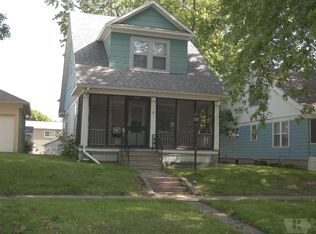 809 W State St, Marshalltown, IA 50158