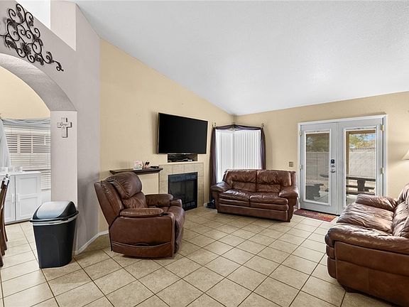3rd image of 4527 Buddy Holly Ct