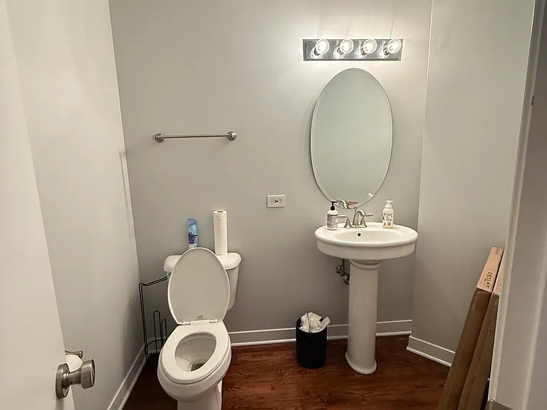 910 W Madison St #702 — Photo 13