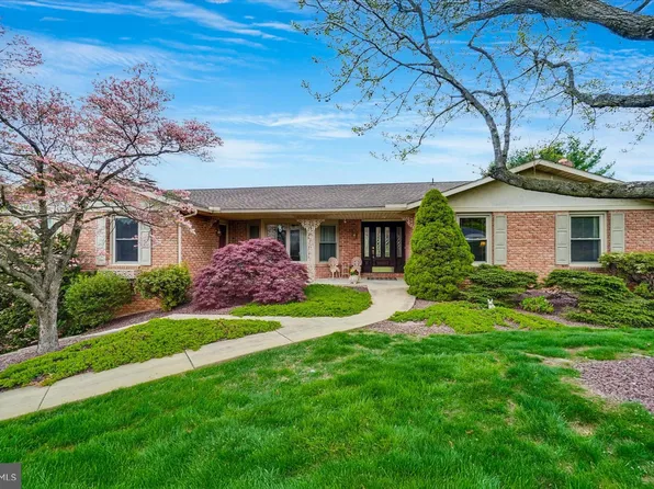 3665 Rimrock Rd, York, PA 17402