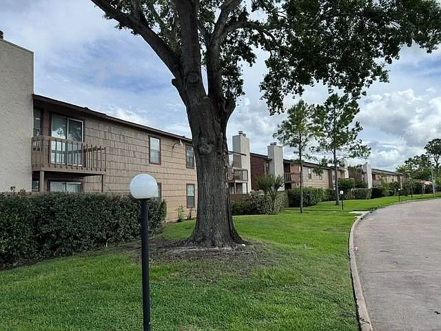 9101 Country Creek Dr #306 — Photo 11