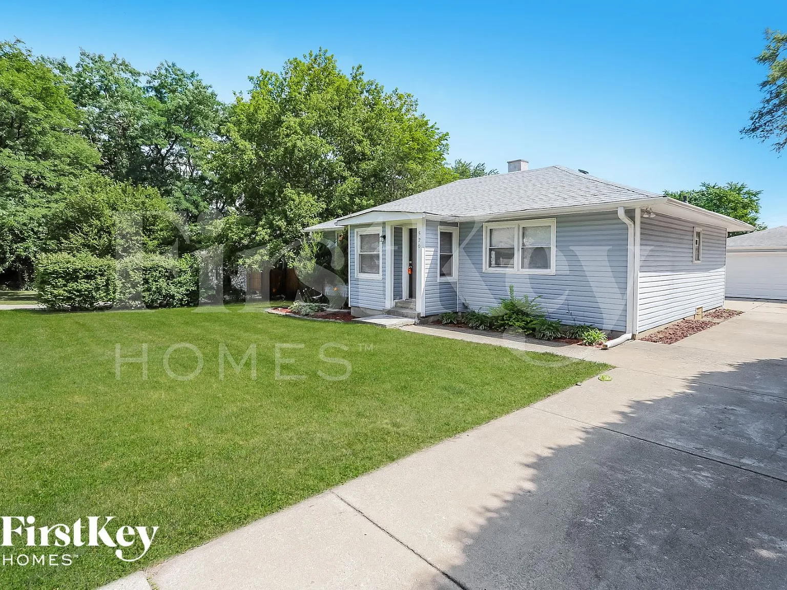 2 bed, 1.0 bath, 1026 sqft, $2,730 — Photo 2