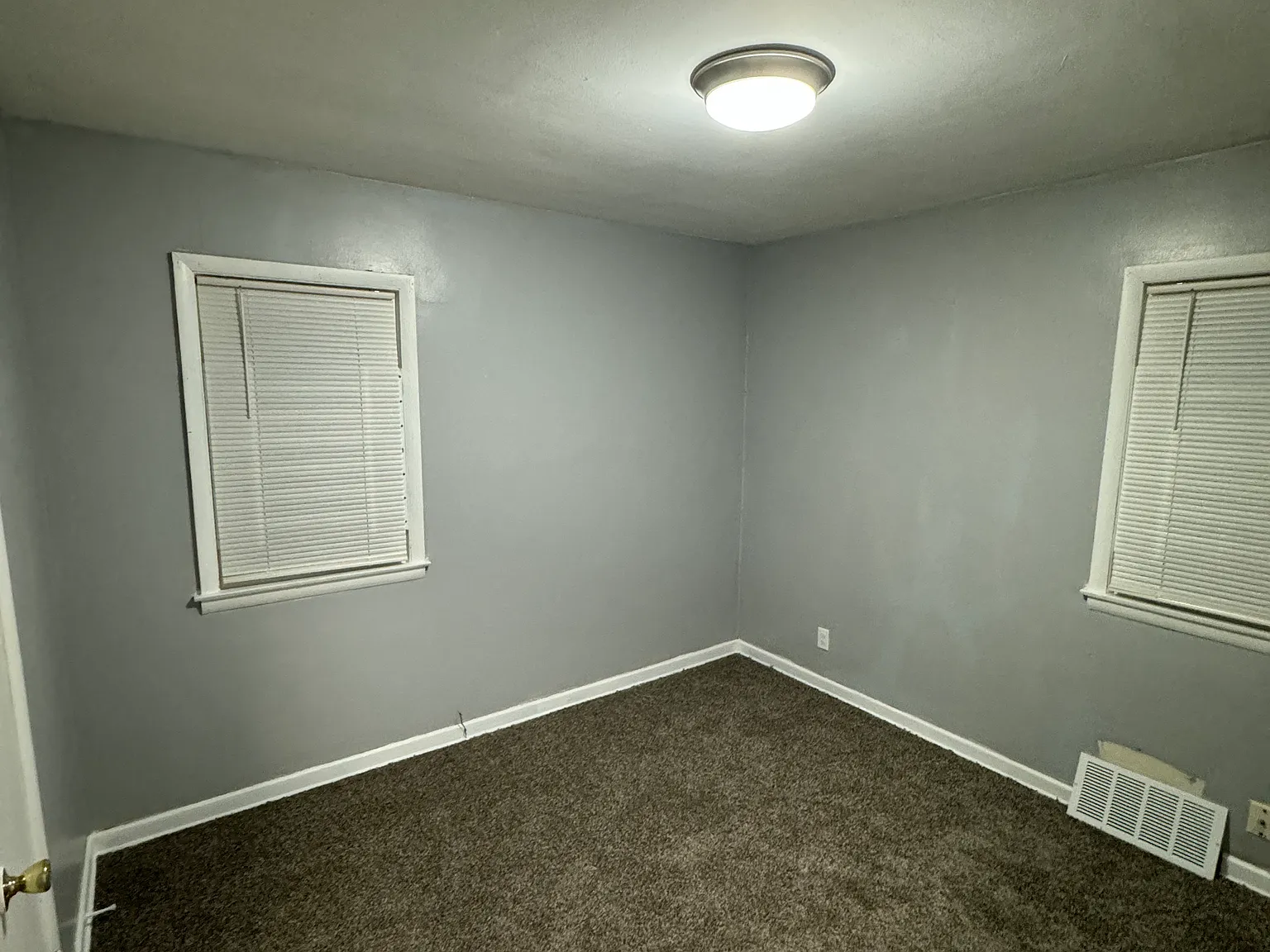 4 bed, 1169 sqft, $2,095 — Photo 3