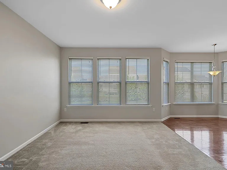 605 Socrates St — Photo 11