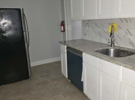45 Kelly Pkwy, Bayonne, NJ