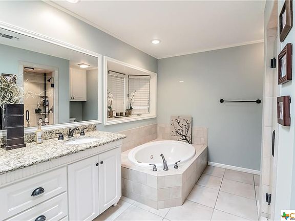 5th image of 105 Woodwind Dr