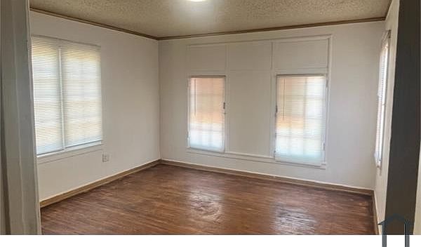 1st image of 4822 Crenshaw Blvd