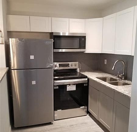 3rd image of 2020 NE 51st Ct APT 206