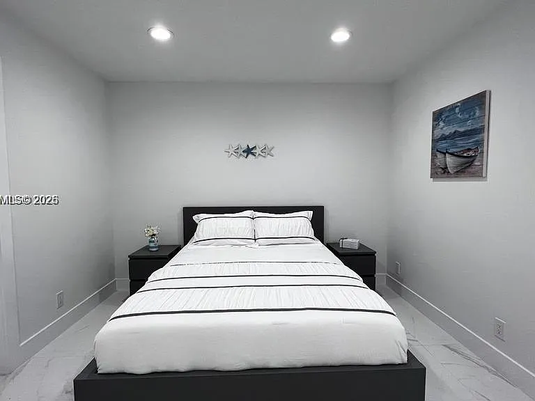 218 SE 3rd Pl — Photo 8