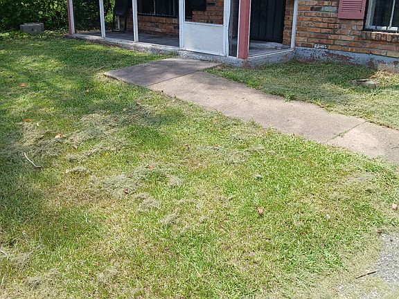 3rd image of 724 Chin St