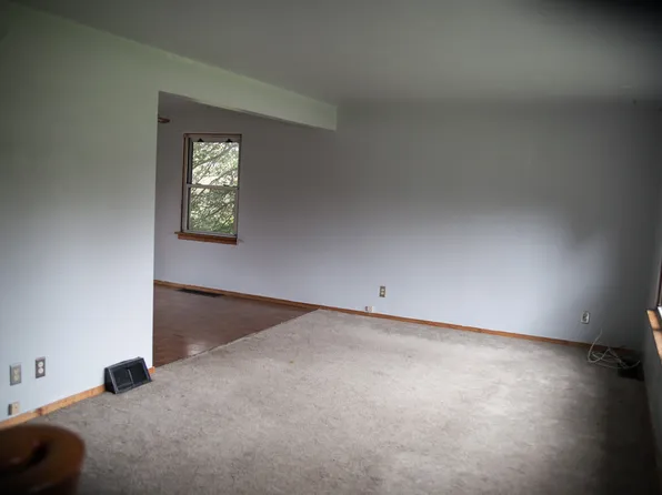 9116 Bunkum Rd, Fairview Heights, IL 62208