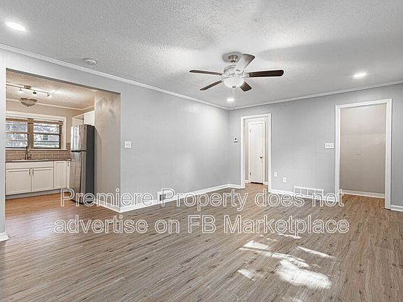 3rd image of 2320 W 76th St