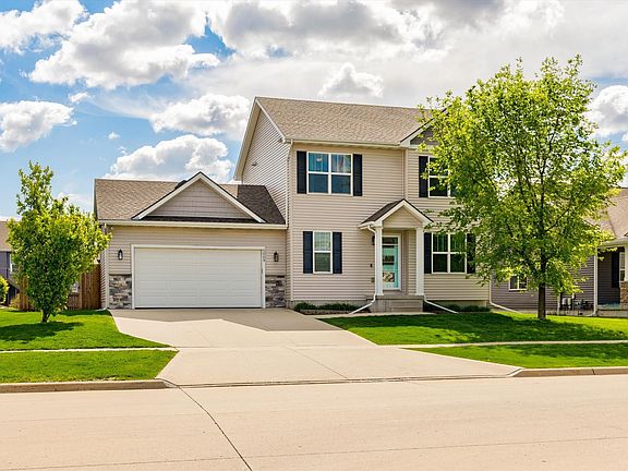 2nd image of 5009 NE Briarwood Dr
