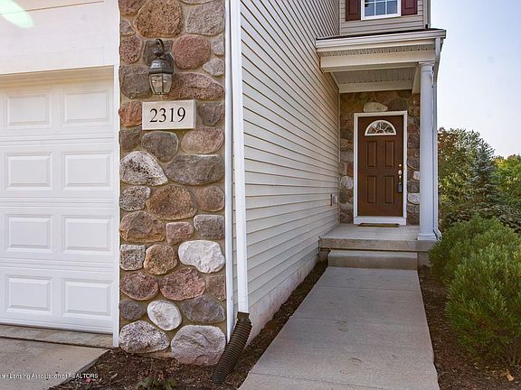 3rd image of 2319 Fieldstone Dr