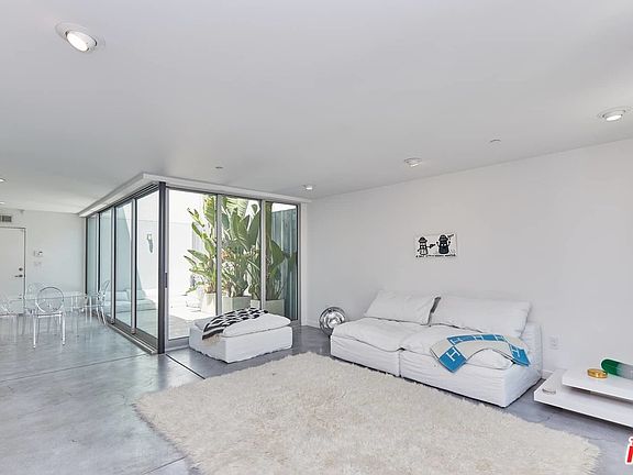 4th image of 4296 Perlita Ave