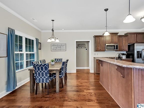4th image of 106 Somer Creek Ln