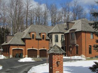 2244 Ardmore Ave, Inverness, IL 60067