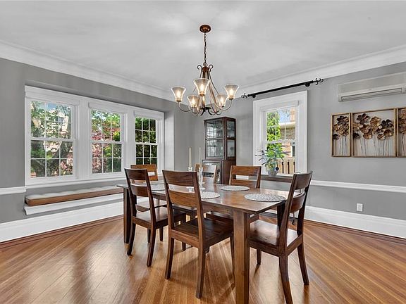 2nd image of 8525 Colonial
