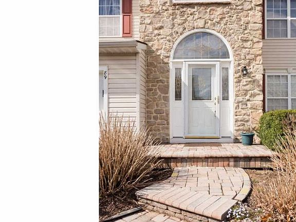 3rd image of 89 Arden Ln