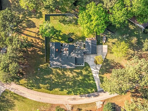 5th image of 3 Holly Ridge Dr