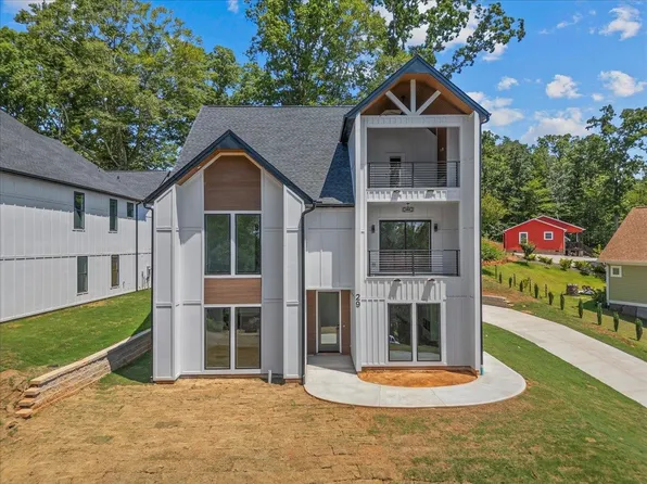 29 Harbor Dr, Greenville, SC 29611