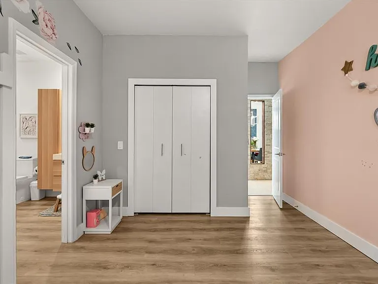 8050 Rural Retreat Ct — Photo 19