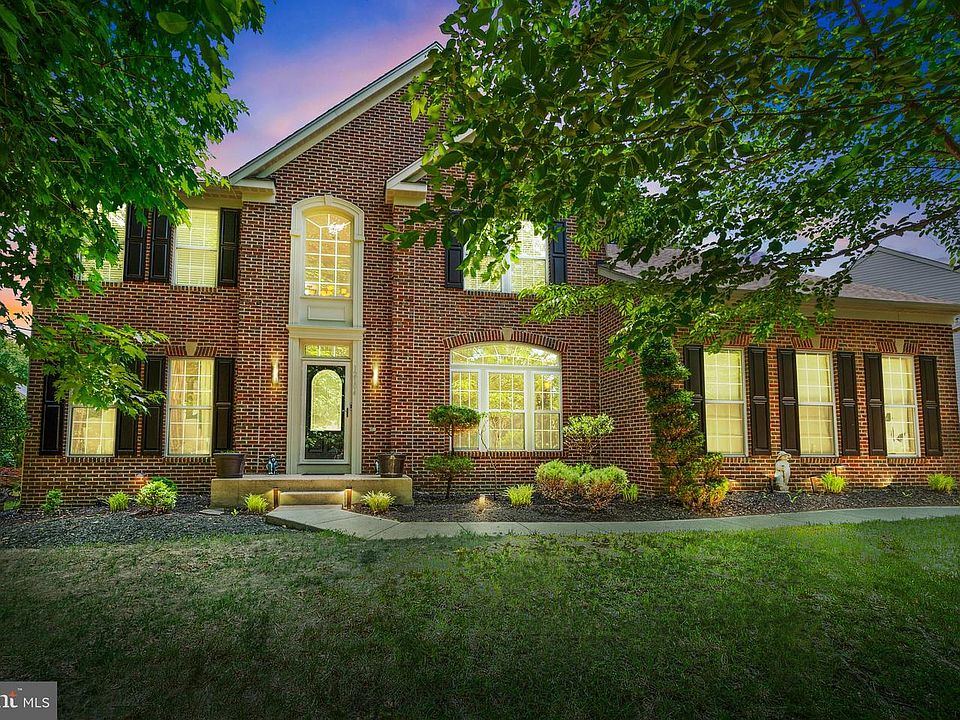 1st image of 12104 Guinevere Pl