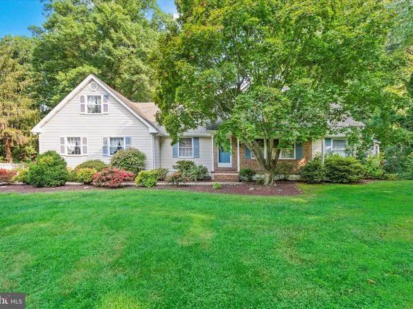 1515 Old Coach Rd, Newark, DE 19711