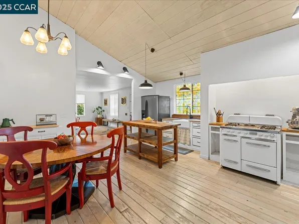 100 Howard Ave, Vallejo, CA 94589