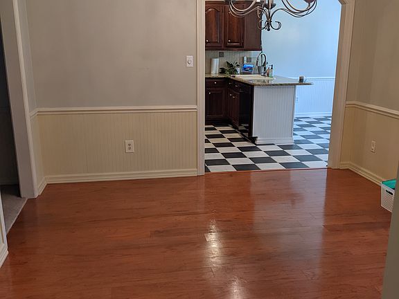 3rd image of 8502 NE Pines Dr