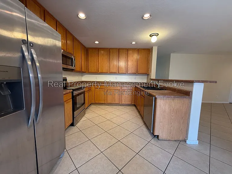25824 W Burgess Ln — Photo 9