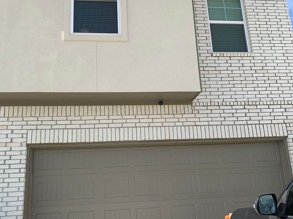 1st image of 3611 Crescent Wood Dr