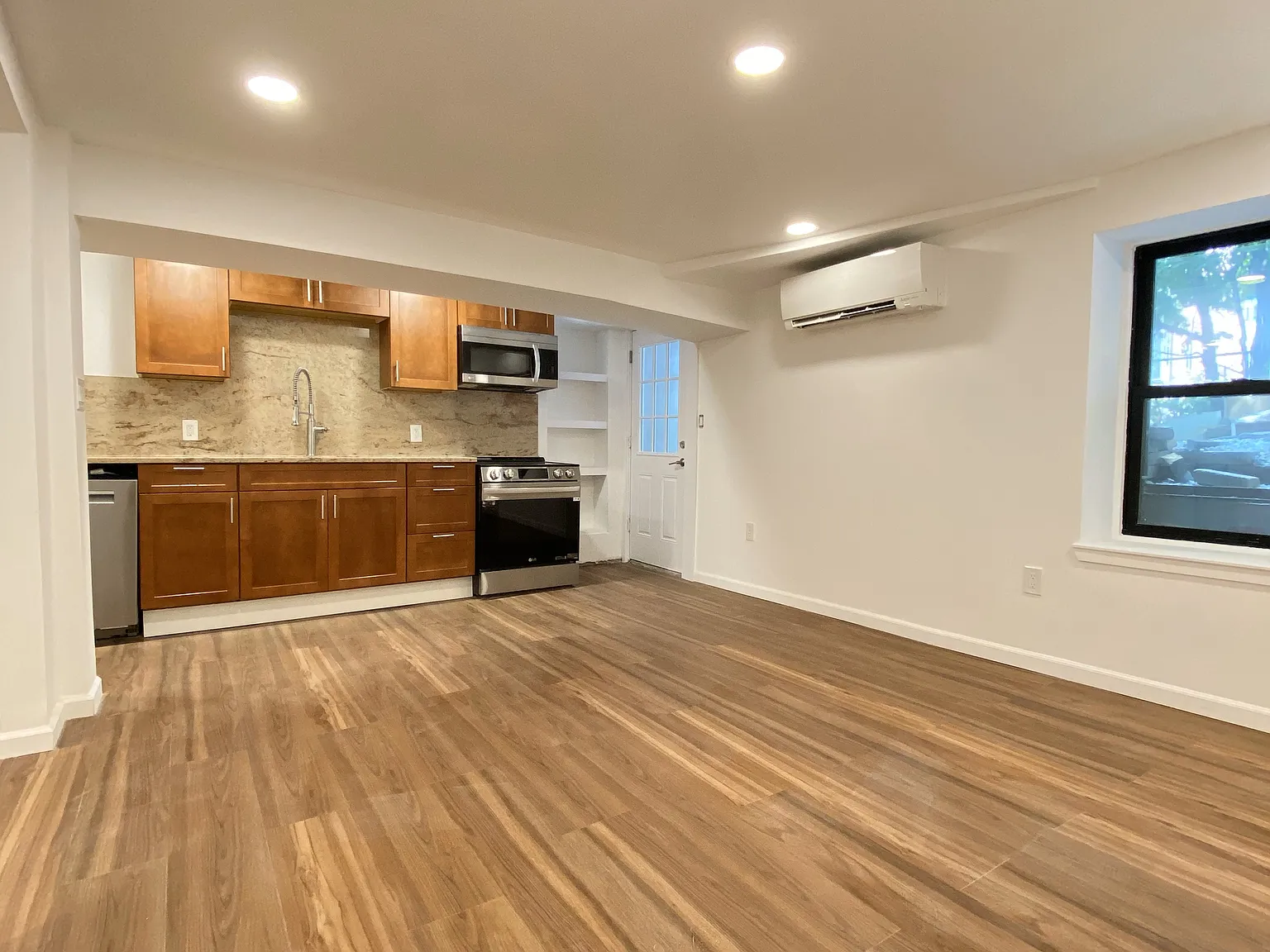 688 Parker St — Photo 1
