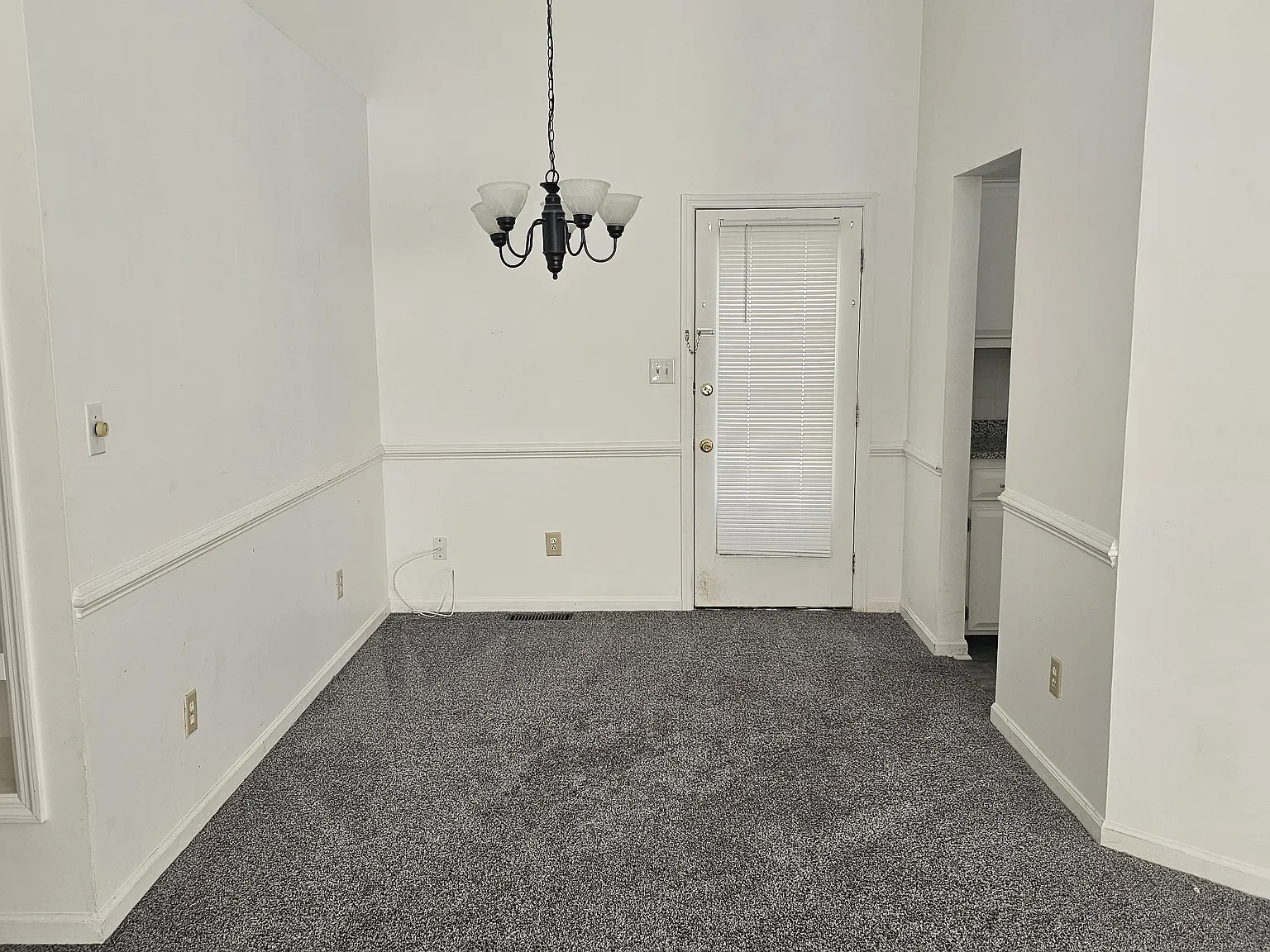 3 bed, 1029 sqft, $1,500 — Photo 4