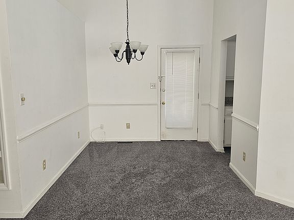 4th image of 215 Strawberry Ct
