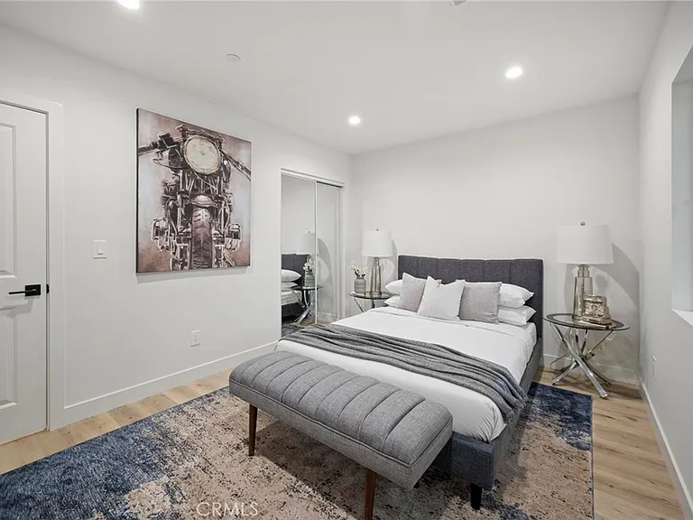 5865 Tobias Ave — Photo 11
