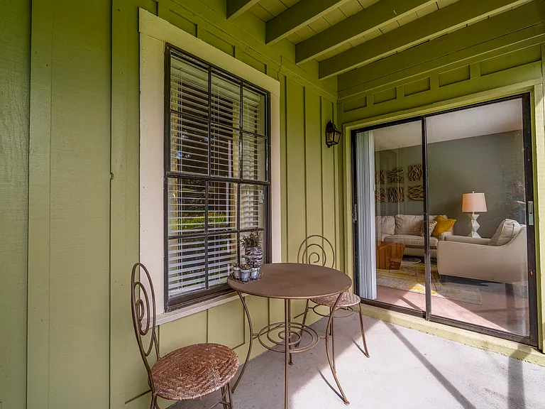 Laurel Oaks — Photo 15