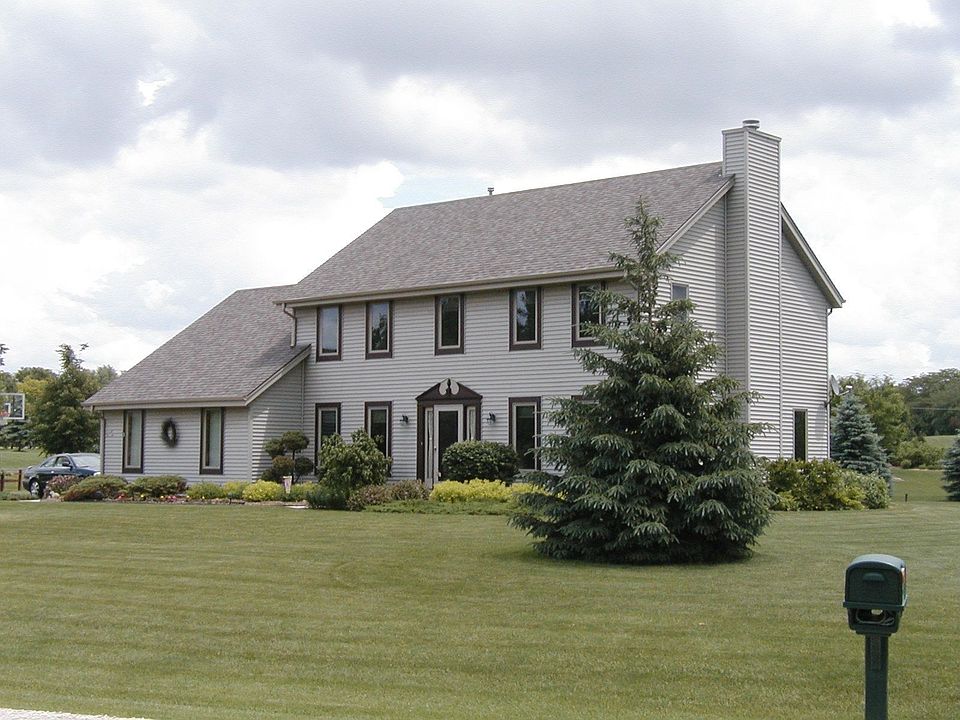 2nd image of W302N6740 Lillian Dr