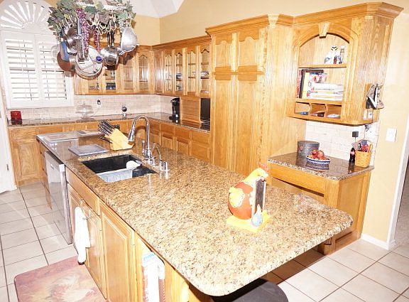 3rd image of 26 Emerald Forest Dr