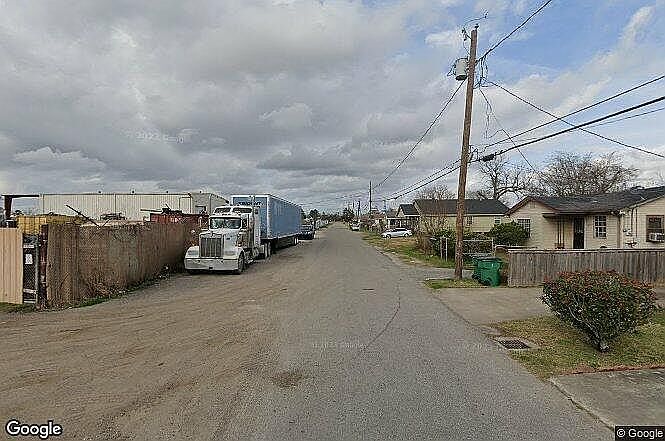 1st image of 510 Dumonde Dr