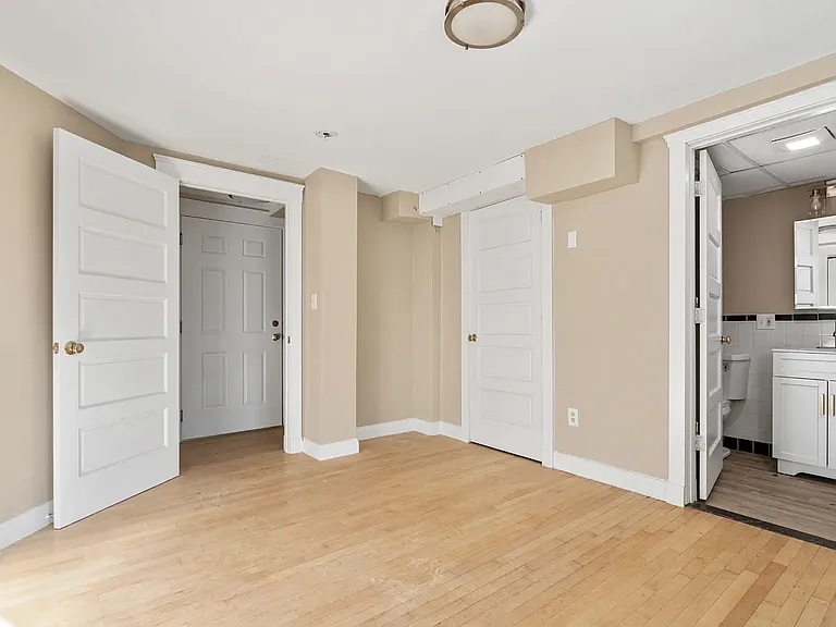 10 Green St #4J — Photo 17