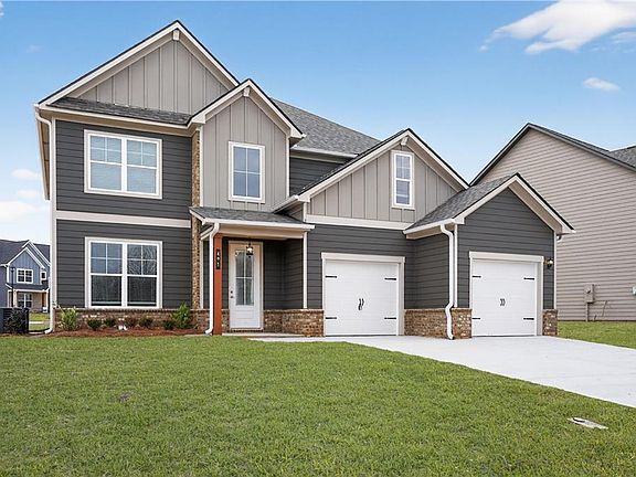 2nd image of 401 Bass Cir